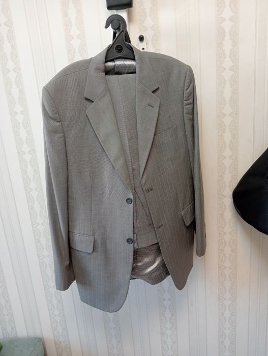 Продам костюм с брюками