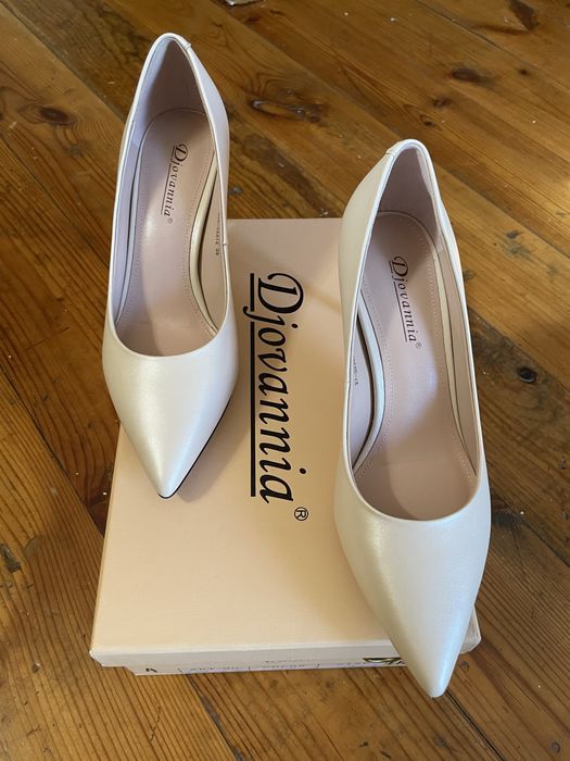 Туфли брендовые - цвет бежевый.