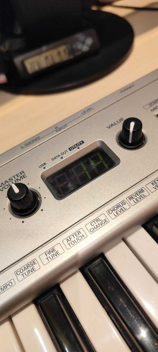 midi keyboard Edirol Pc 80 - 61 клавиша