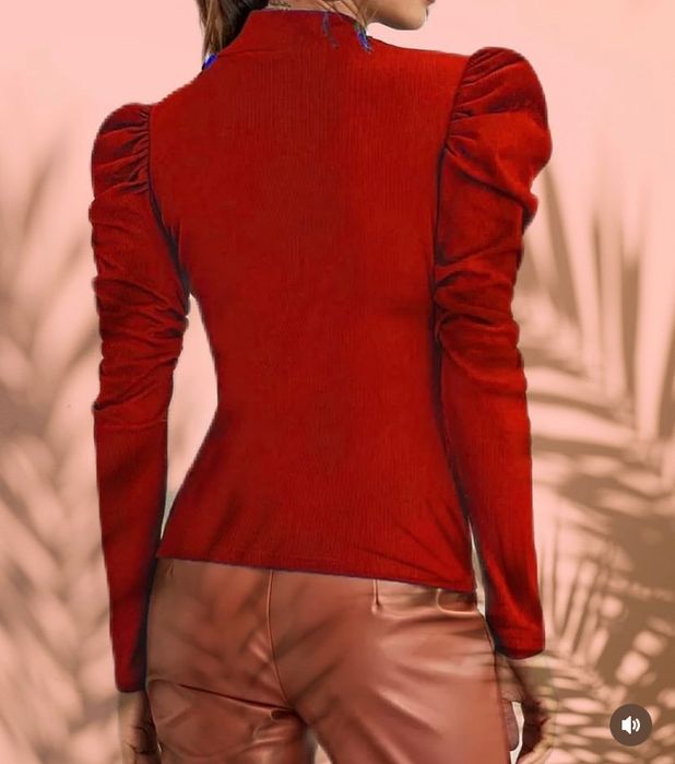 Топ с пышными рукавами. Лонгслив женский