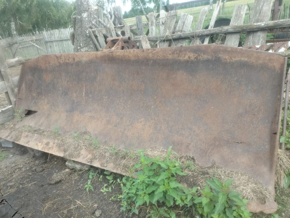 Продам отвал на К-700