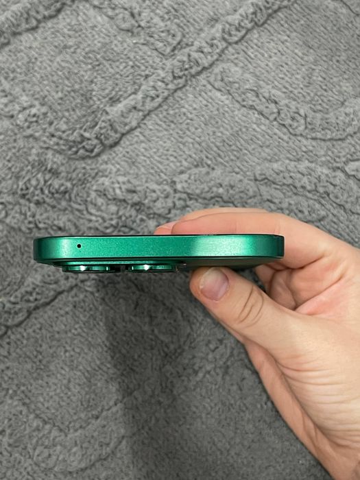 Honor X8b в зеленом цвете