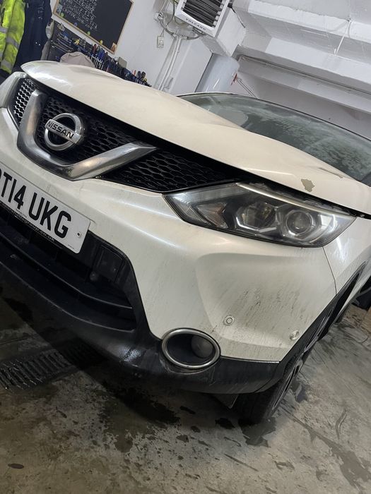 Fata completa Nissan Qashqai 2015