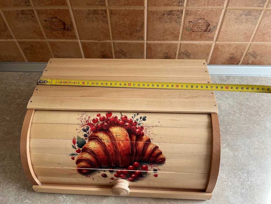 Cutie de pâine din lemn de fag, decorată – 37 × 27 × 15 cm