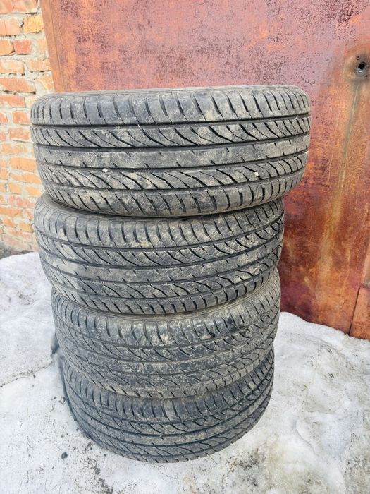 Продам резину 215/55 р16