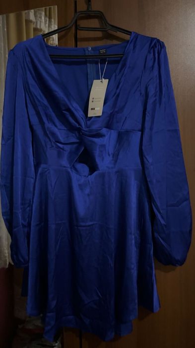 Сатенена рокля в турско синьо L размер