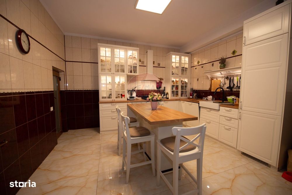 Casa de vanzare 483mp suprafata totala si teren 494mp, Sector 1