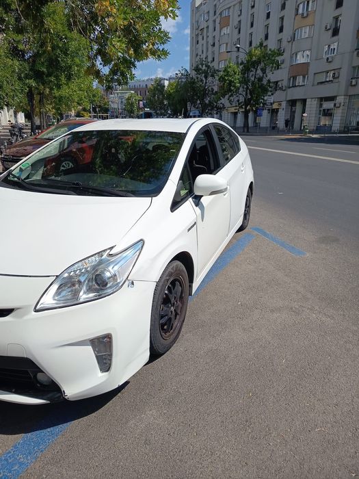 Inchiriez toyota prius 3 gpl 2014 uber bolt automata gpl hibrid
