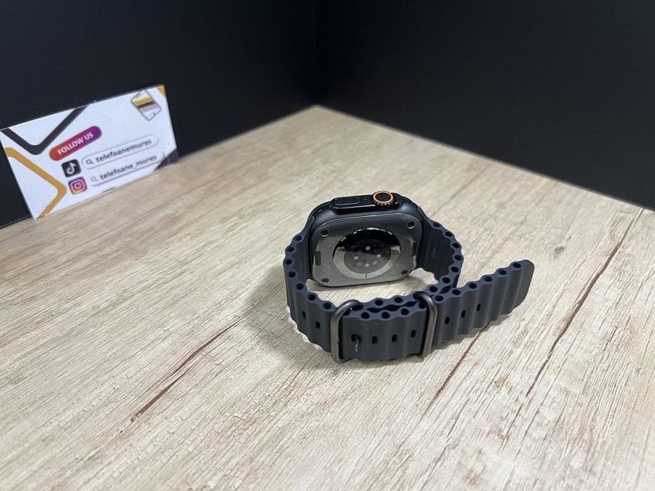 Apple Watch Ultra 3 Black Titanium Black Ocean Band 49mm Second-Hand 2