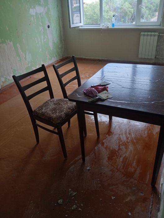 Мебель столы стулья