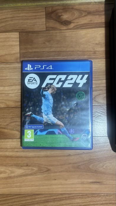 Продам SONY PS4 slim 1 TB