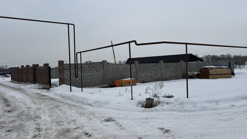 Продам участок с хоз постройкой