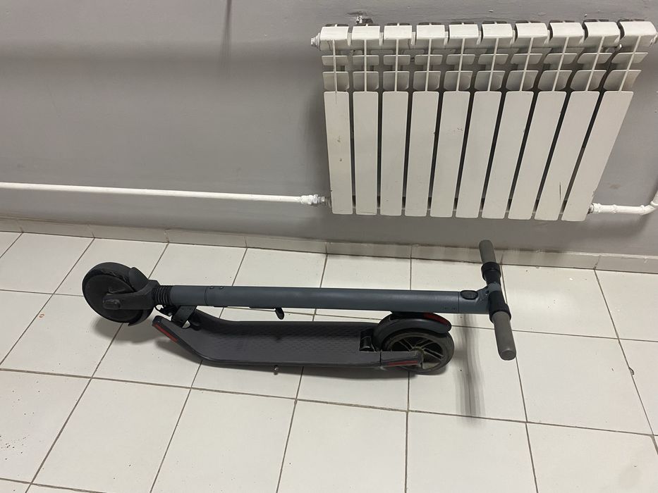 Продам электро самокат Ninebot