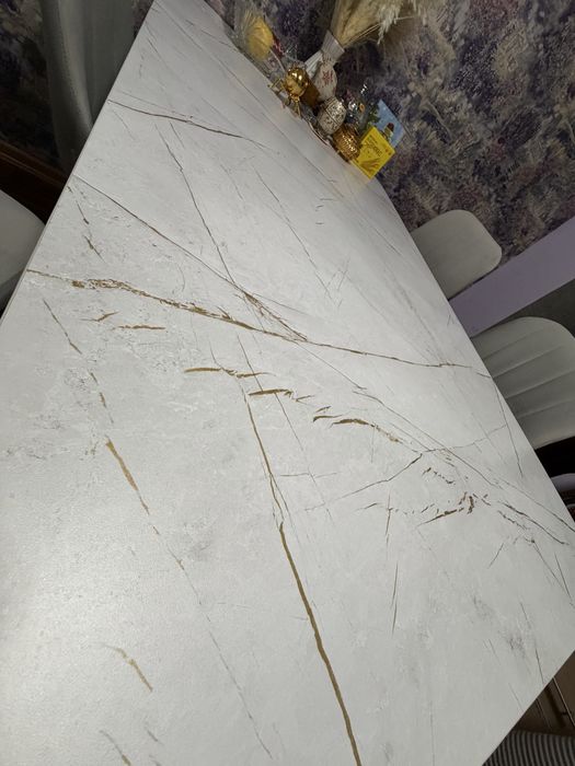 Продам стол в новом состоянии