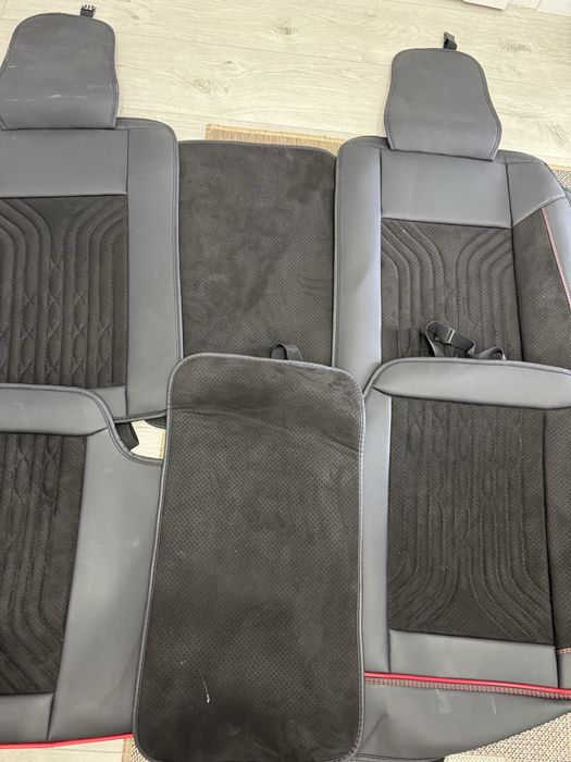 Продам комплект чехлов на автомобиль