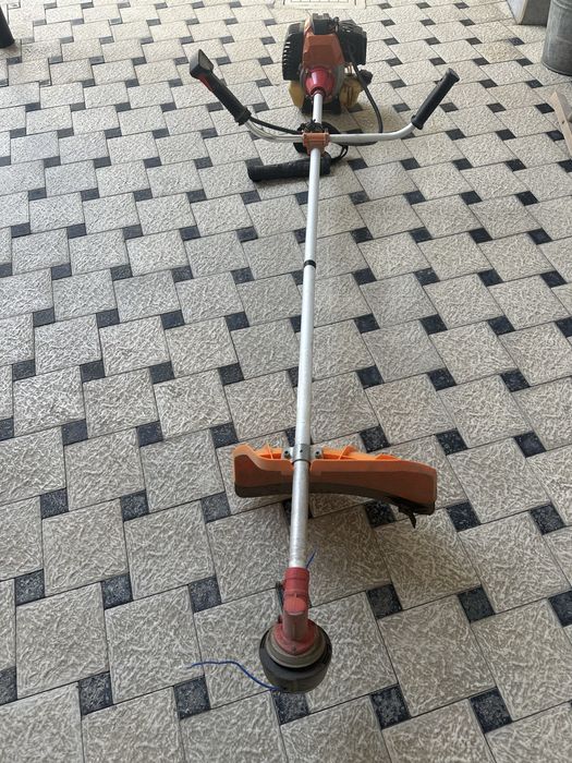 газонокосилка.