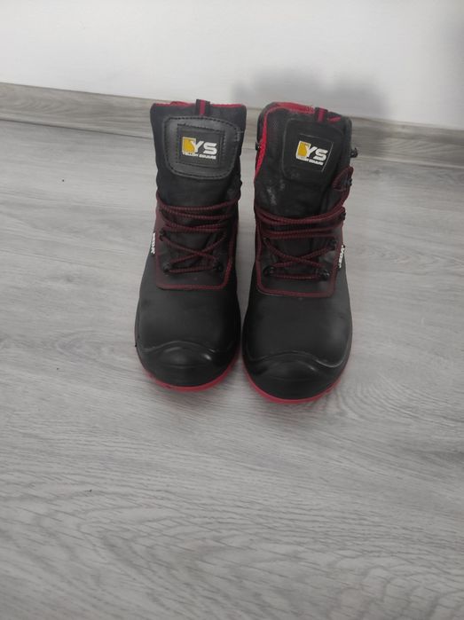 Bocanci cu fier de vânzare