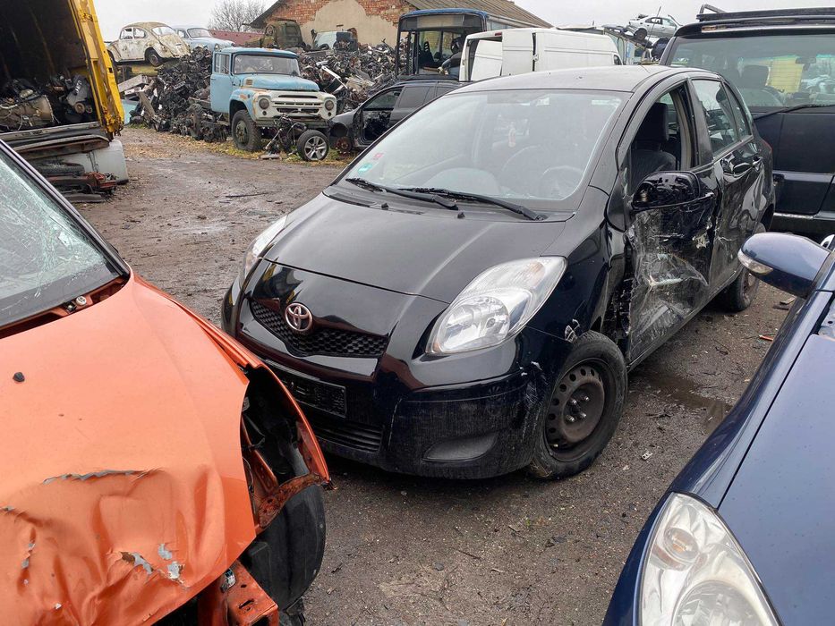 toyota yaris 2 1.3 бензин на части  тойота ярис 2  теглич
