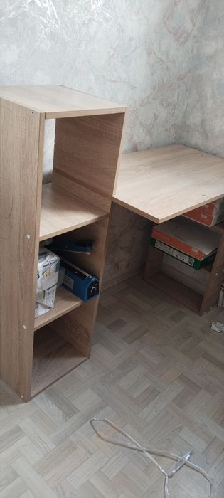 Письменный стол с полками