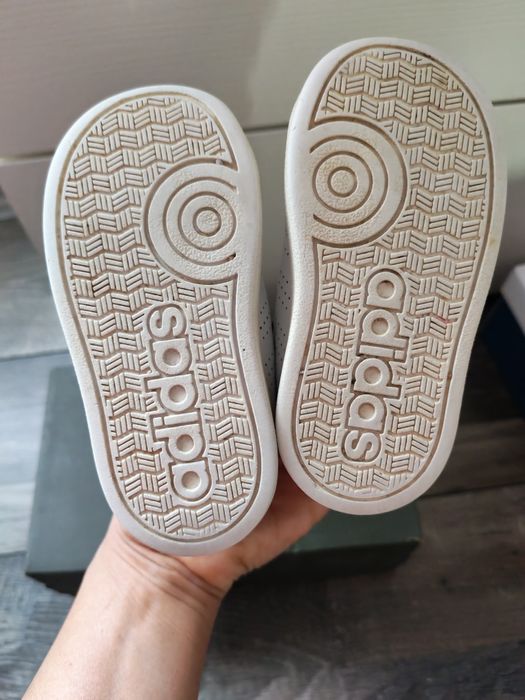 Adidași Adidas mărimea 22