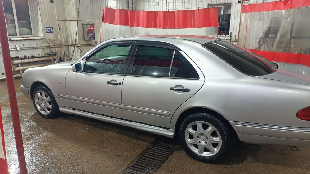 Продам Мерседес Е 210