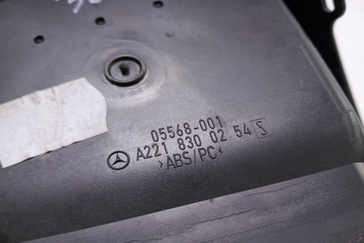 Grila ventilatie bord dreapta   2218300254 Mercedes-Benz S-Class W221