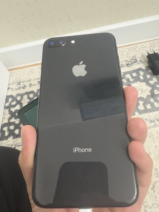 продам Iphone 8 plus