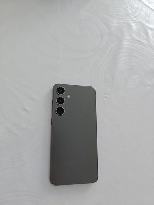 Samsung S24 plus идеал