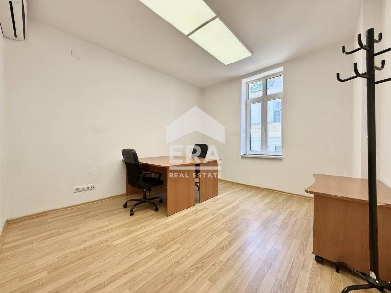 Дава се под наем Офис в София, Център - 92 кв.м за 1656 € - Снимка #6