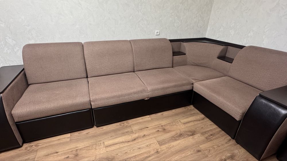 Продам диван угловой