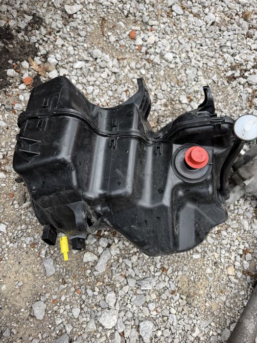 AdBlue Резервоар за VW Caddy