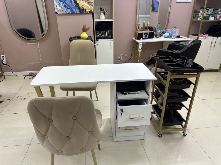 Сдается маникюрное место аренда 50тыс