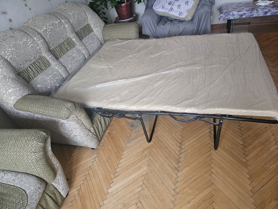 Диван-кровать и кресло