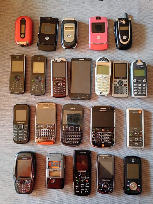 Lot de telefoane pt piese ( multe se aprind)
