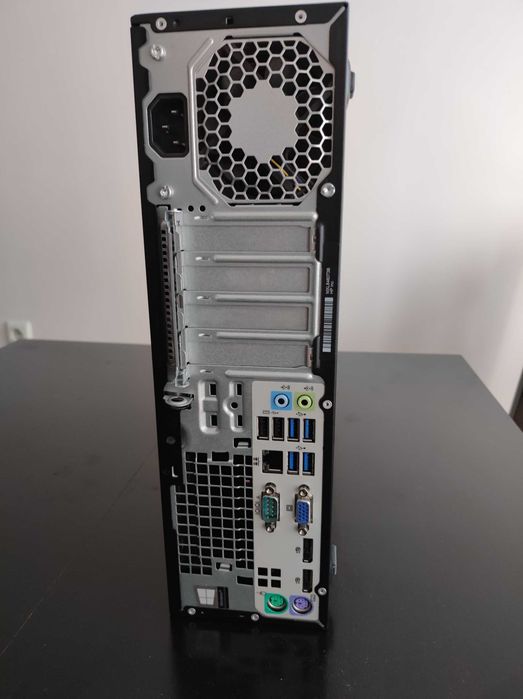 Компютър HP EliteDesk 705, G3 AMD A12-8870, 256GB SSD, 8GB DDR4, SFF