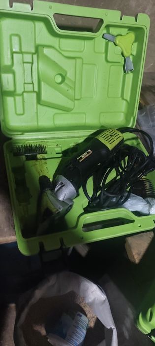 Yung oladigan moshinka sotiladi