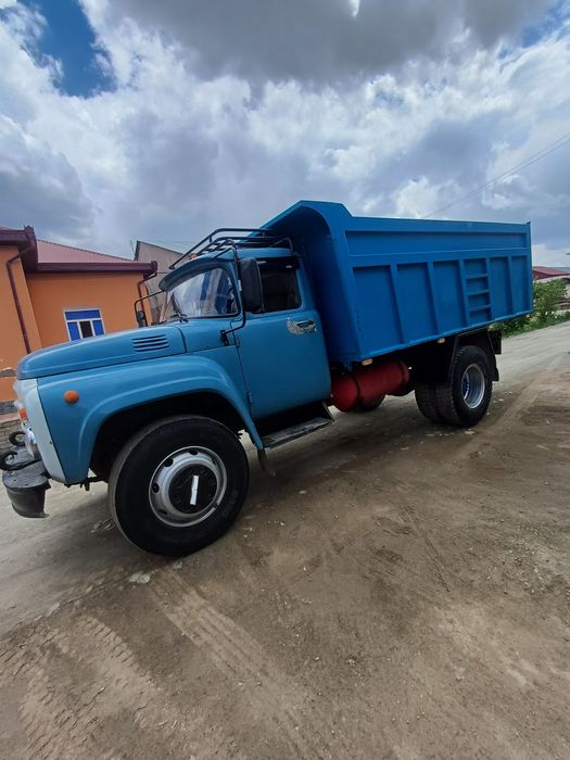 Sotiladi Zil 130