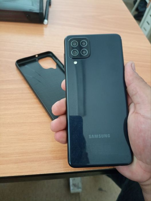 Samsung a22  4/64gb   2022 yili
