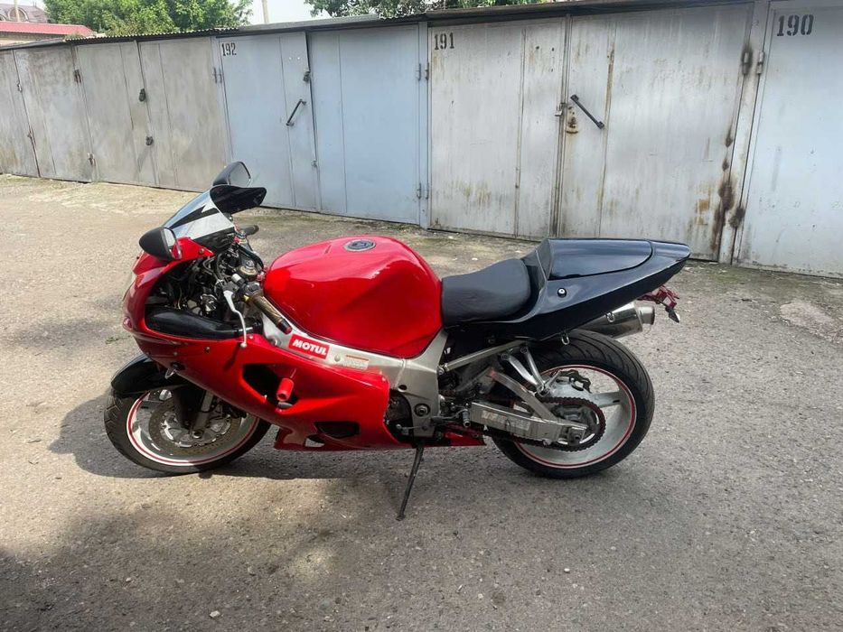 Продаётся Спортбайк suzuki GSX-r K2 750