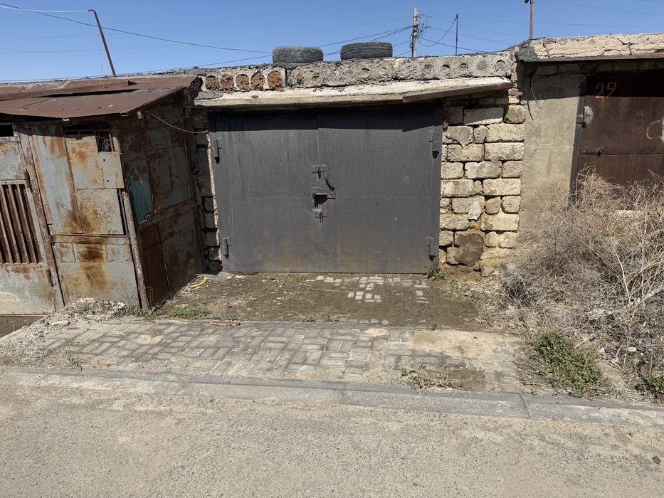 Продам гараж в центре