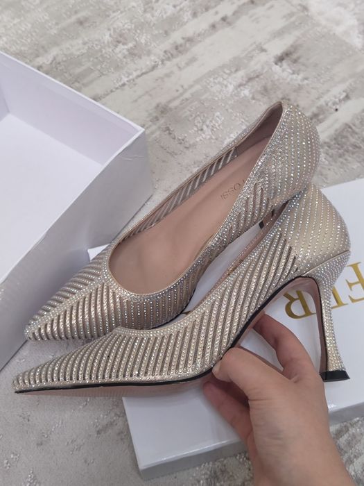 Вечерние туфли сатылады