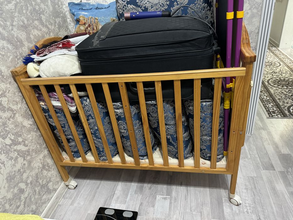 Манеж детский продам срочно отличного качесива