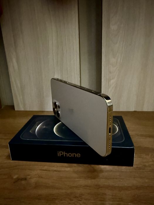 Продам айфон 12 про