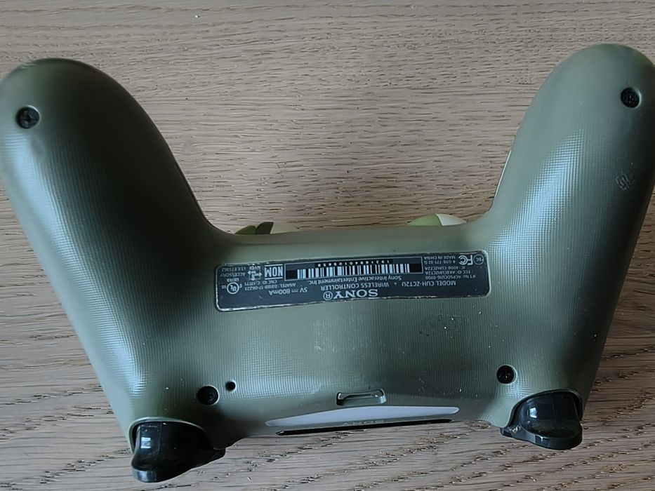 PlayStation 4 контролер