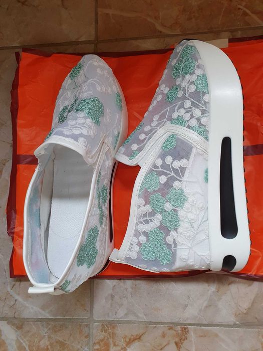 blugi JEANS elastici, Adidași, pantofi casual eleganti și confortabili