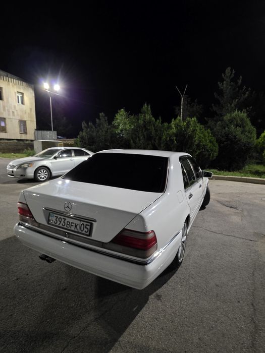 Mercedes-Benz W140 S320