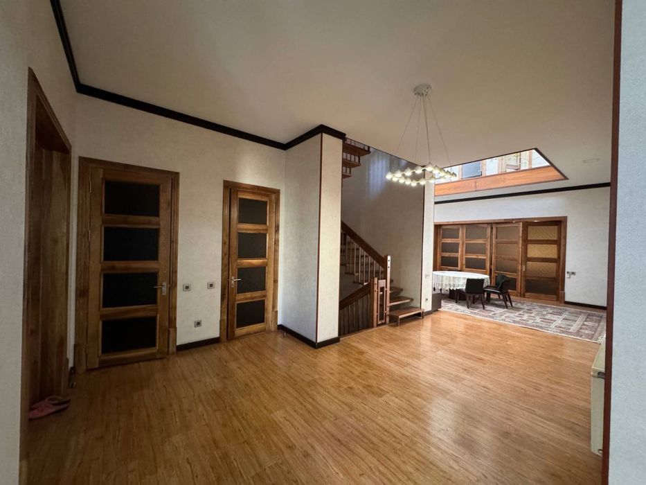 Сдается Срочно Яккасарайский р-н шикарный большой дом