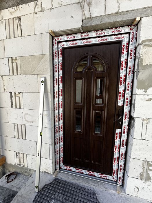 Tâmplărie PVC | Ferestre și Uși PVC | Plase Insecte | Rulouri și Jaluzele
