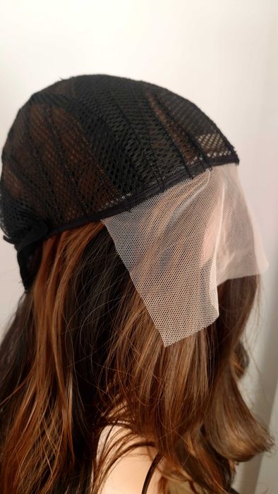 Парти тъмно кафява синтетична перука с руси кичури , на път, 65 см