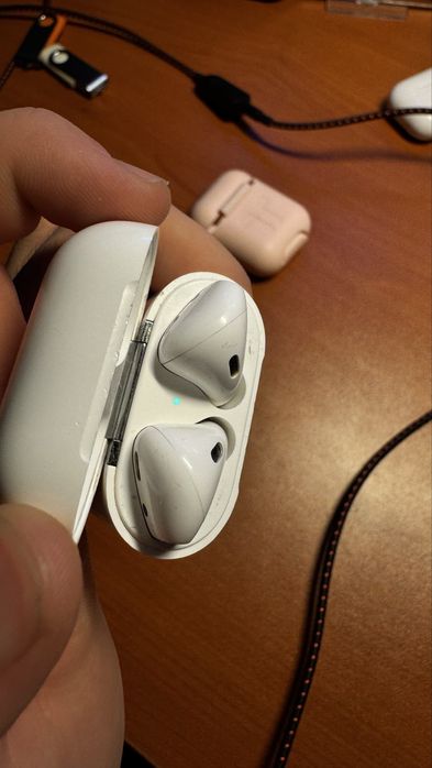 Продам airpods 2 ориги